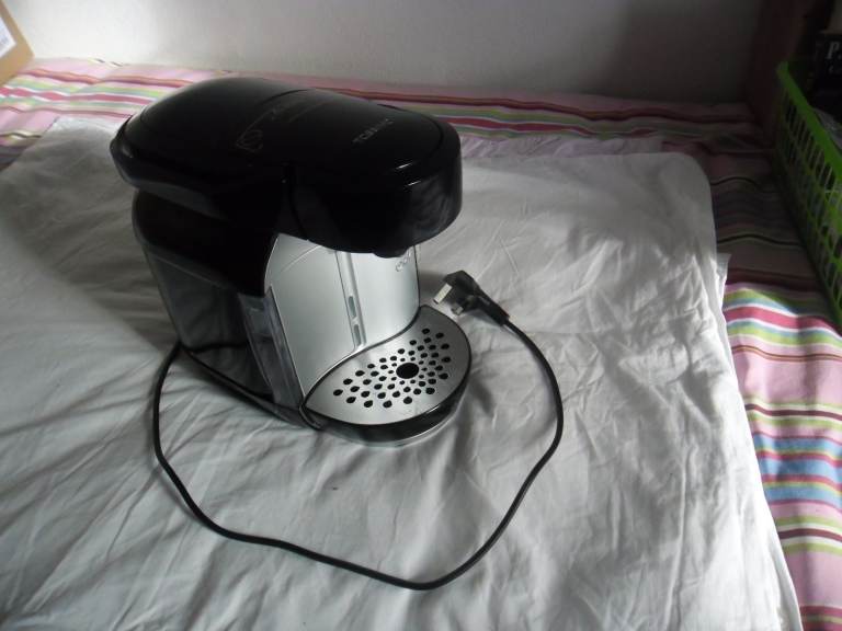 Tassimo by Bosh drinks machine with Brita Maxtra filter cartridge