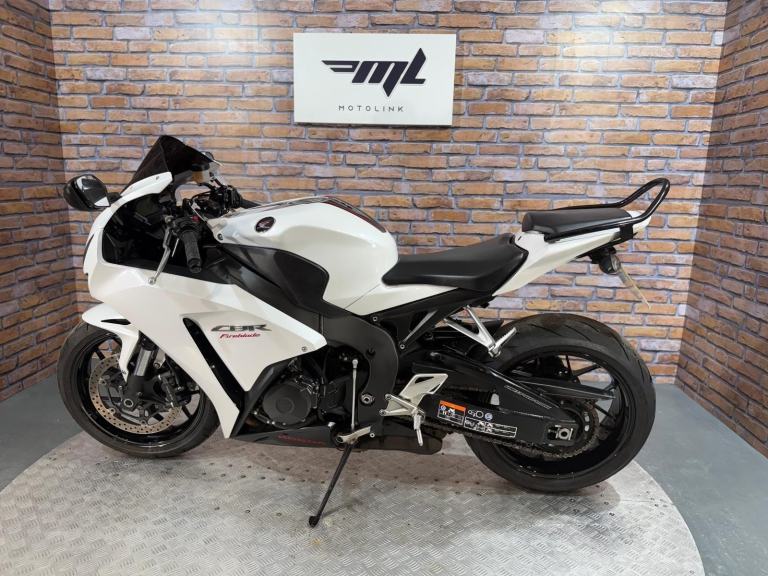 Honda CBR1000rr FIREBLADE - NEW MOT - NATIONWIDE DELIVERY