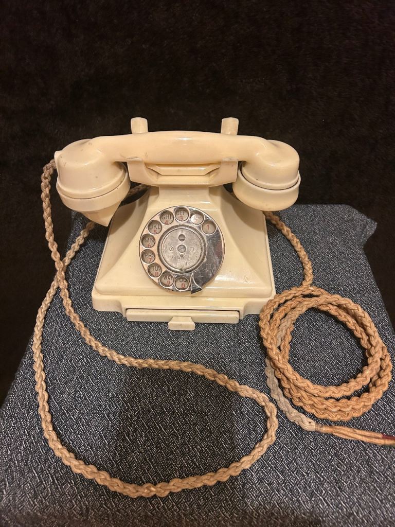 Vintage 1940s Bakelite Cream Pyramid Rotary dial telephone