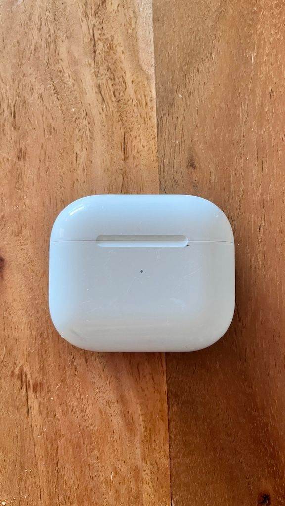 Apple MagSafe Charging Case for AirPods 3