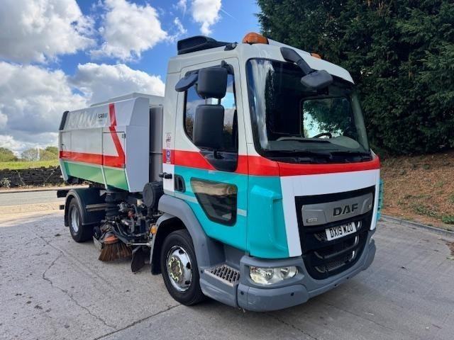 2019 19  DAF LF 180 E6 LHD Scarab Merlin dual sweep road sweeper