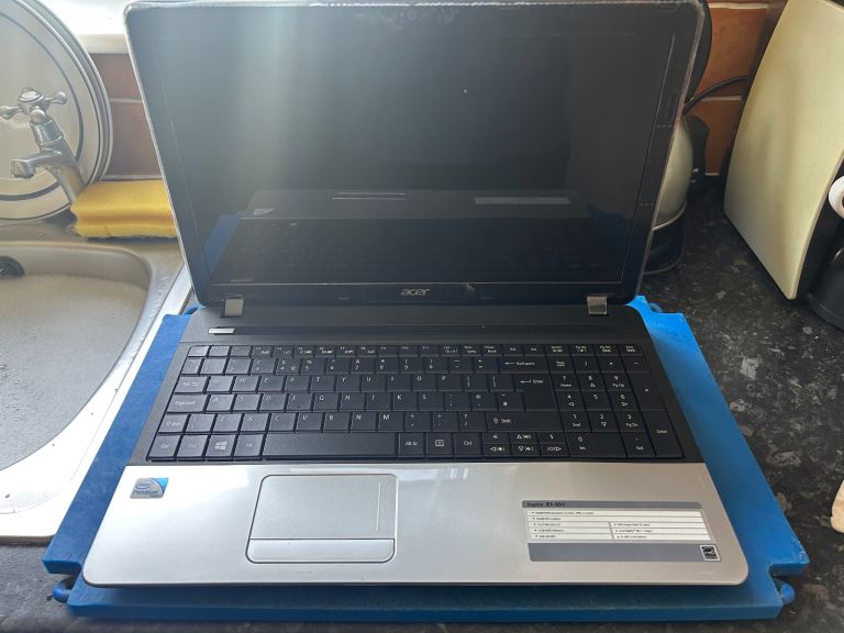 Used Acer E1-531- intel Laptop spares or repair 