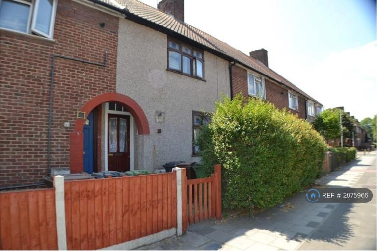 4 bedroom house in Hedgemans Road, Dagenham, RM9 (4 bed) (#2875966)
