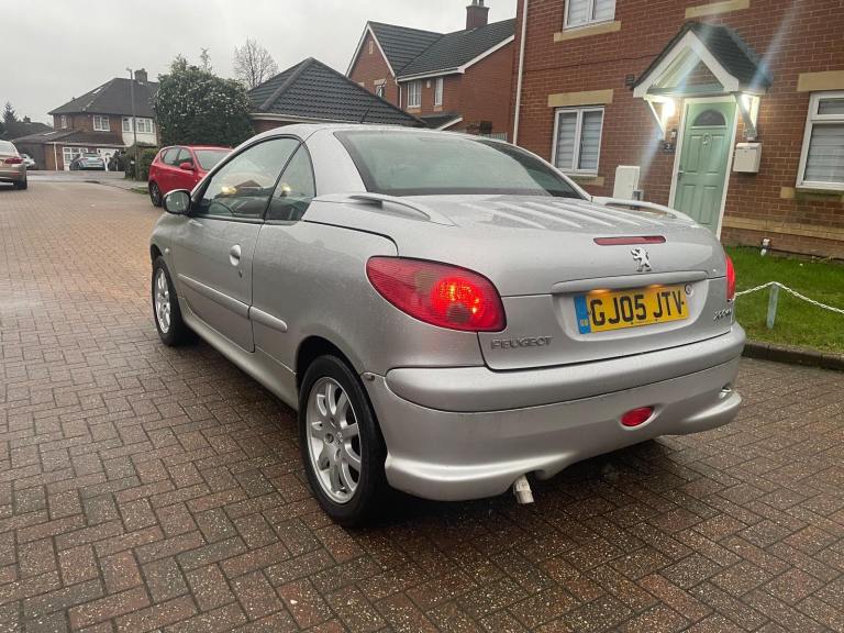 Peugeot, 206, Convertible, 2005, Manual, 1587 (cc), 2 doors