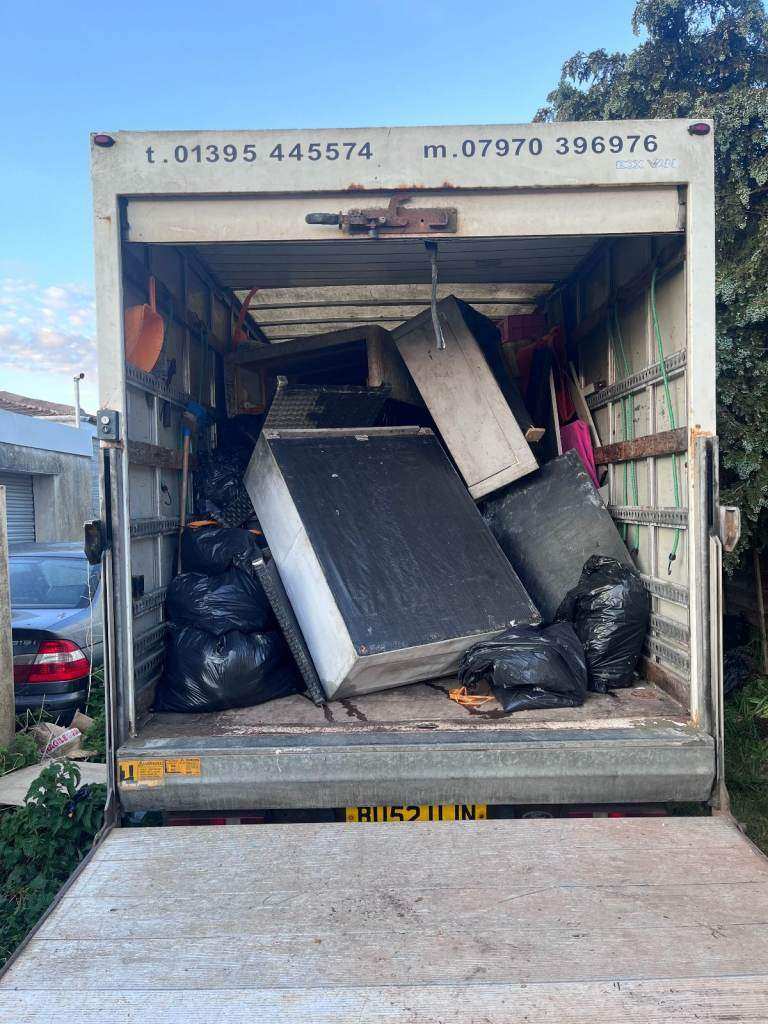 THE CHEAPEST RUBBISH MAN IN ENGLAND WILL NOT BE BEATEN ON PRICES