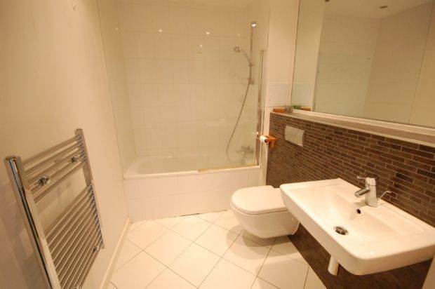 2 bedroom Top Corner 15th Floor Apartment In heart of City 