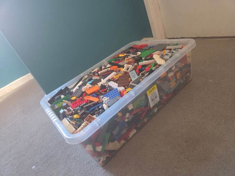 Large Tub of Mixed LEGO Bricks – Multicoloured, Good Condition