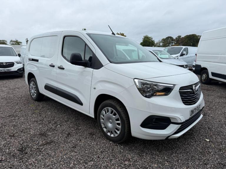 2021 Vauxhall Combo 1.5 Turbo D 2300 Sportive L2 H1 Euro 6 4dr PANEL VAN Diesel Manual