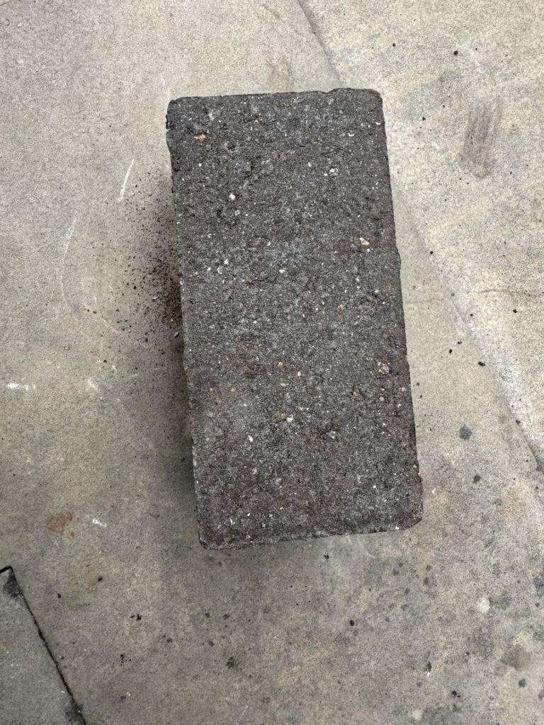 Black bricks 