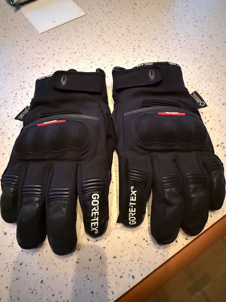 Motorbike gloves