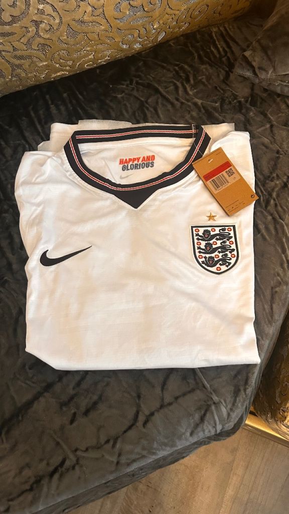 New Nike England Football Shirt – White, With Tags