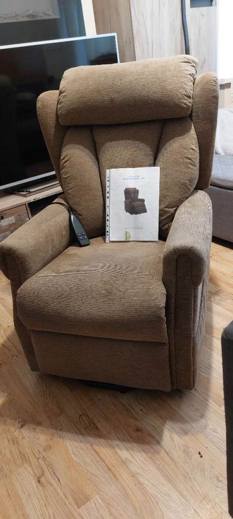 Adlington Riser Recliner Chair 