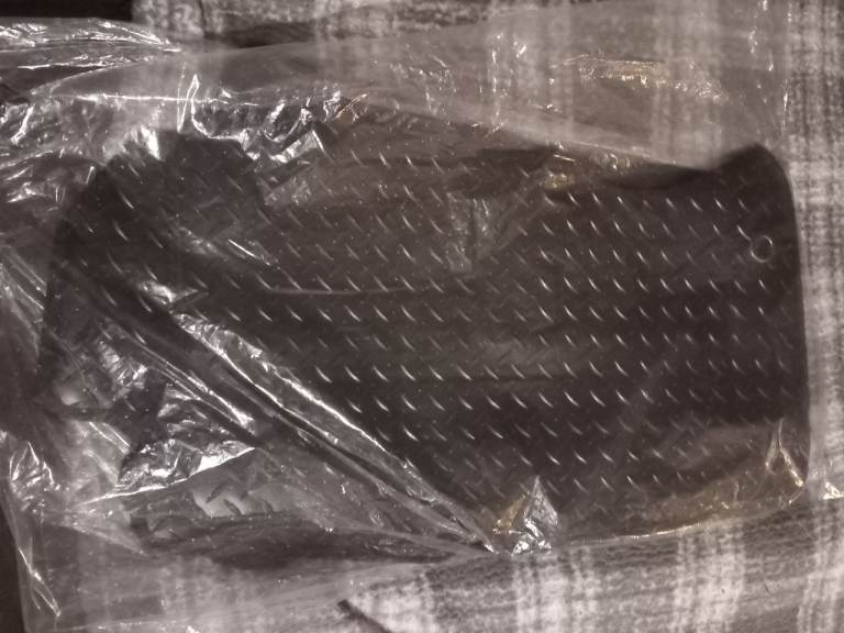 Brand new Landrover range rover rubber car mats 