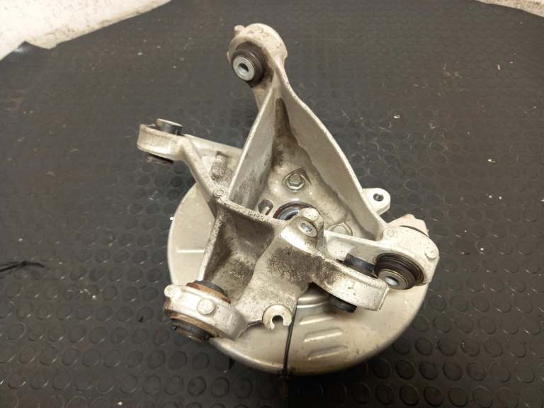 Tesla Model Y Wheel Hub Stub Axle N/S 2021-2026 0.0l Electric Rear Lh