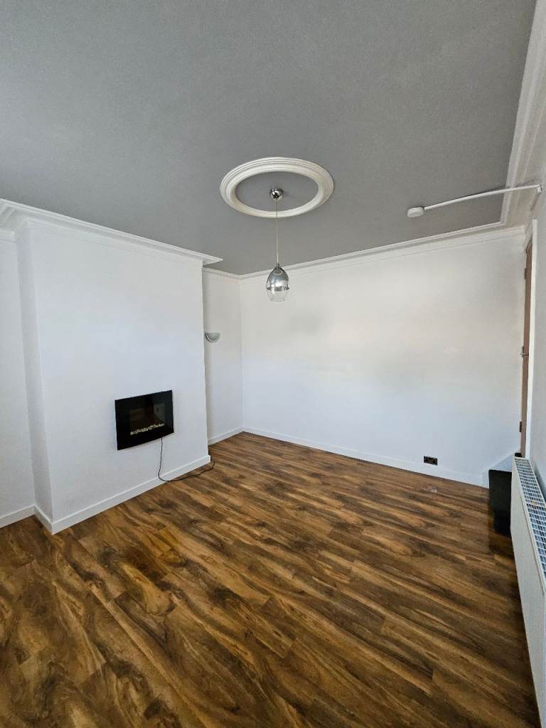 2 Bedroom House - Conway Place (LS8 5HT)