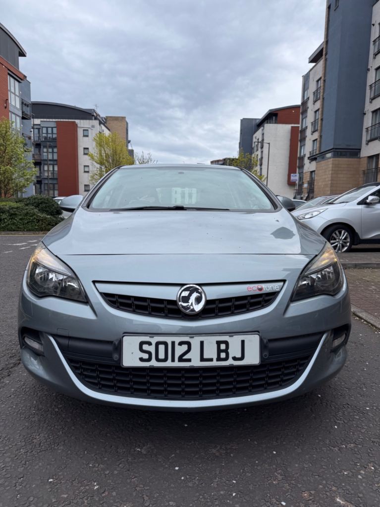 Vauxhall Astra SRI VX-line 2.0 CDTI automatic auto (unlike Ford Focus or Ford Fiesta)