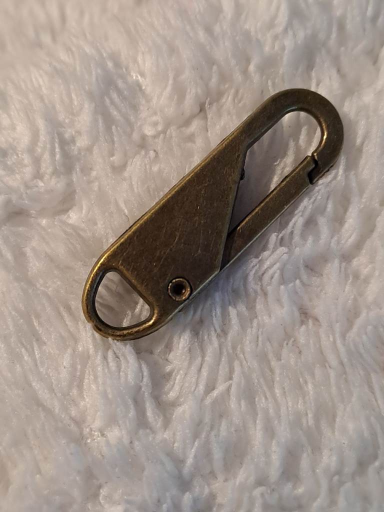 Metal Carabiner/zipper Clip - Bronze/Gold Colour, approx 1cm x 3cm