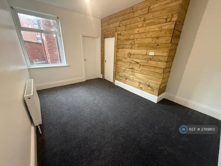 2 bedroom flat in Warwick Road, South Shields, NE34 (2 bed) (#2789813)