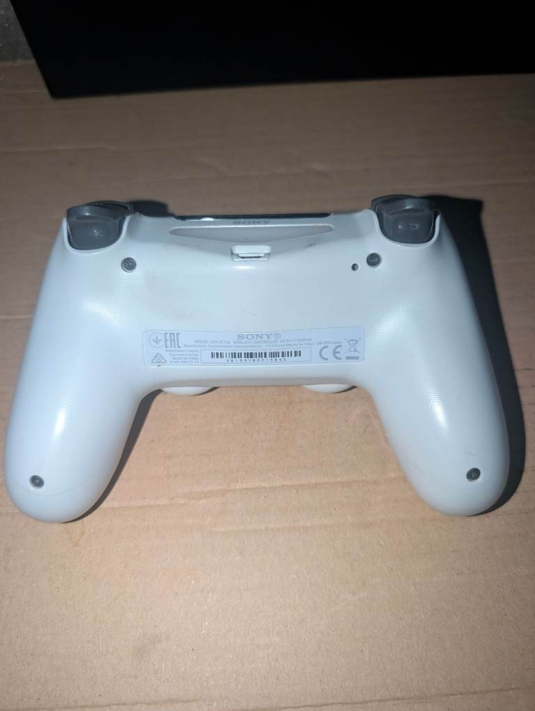 Sony PS4 DualShock 4 Controller – White, Good Condition