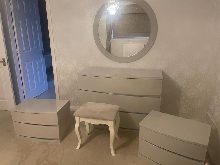 Beautiful bedroom set from Sterling’s 