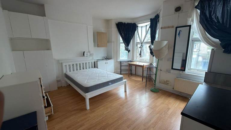 BENEFITS ACCEPTED - Studio Flat Available in Brixton Clapham Lambeth SW2