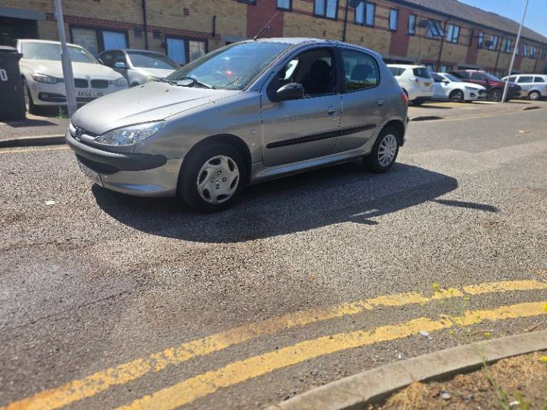 Peugeot, 206, Hatchback, 2004, Semi-Auto, 1360 (cc), 5 doors