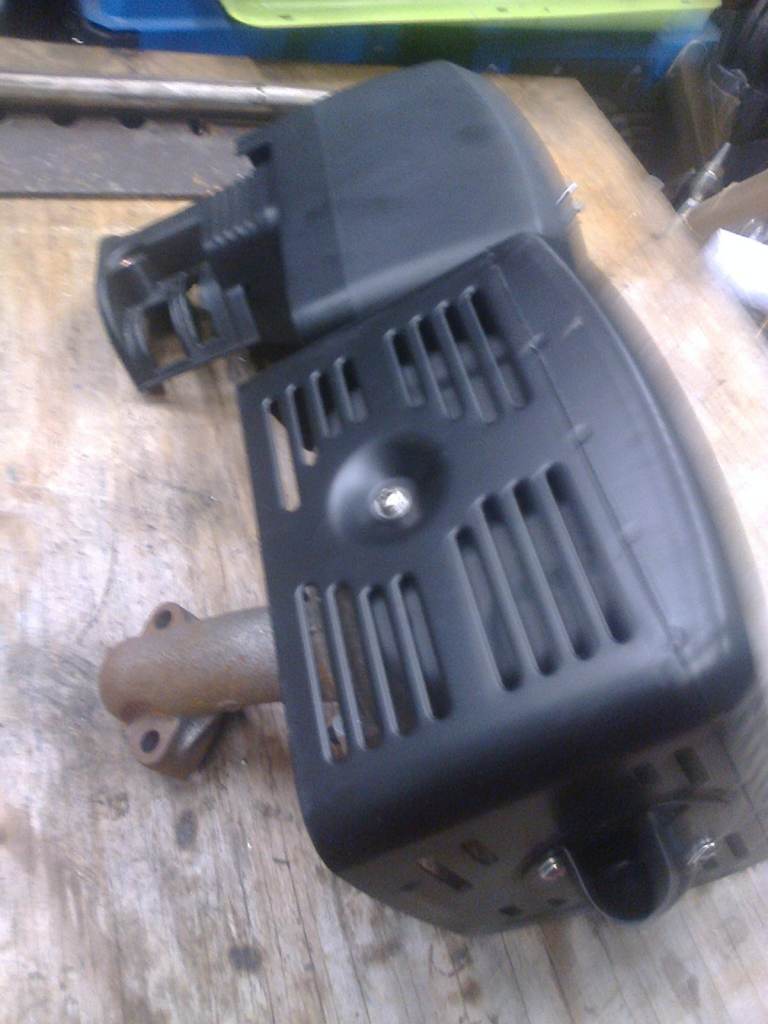 Exhaust, air filter housing and filter. Honda GX 260/70 340/390. See details.