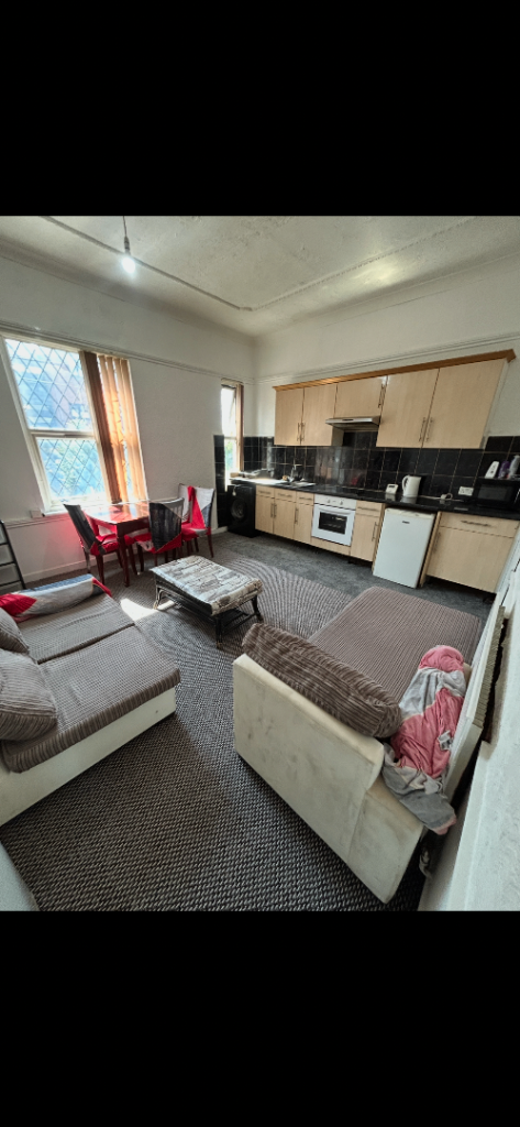 i bedroom studio flat 