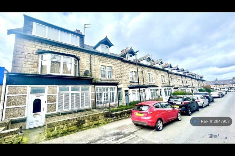 1 bedroom flat in Grange Avenue, Harrogate, HG1 (1 bed) (#2847907)