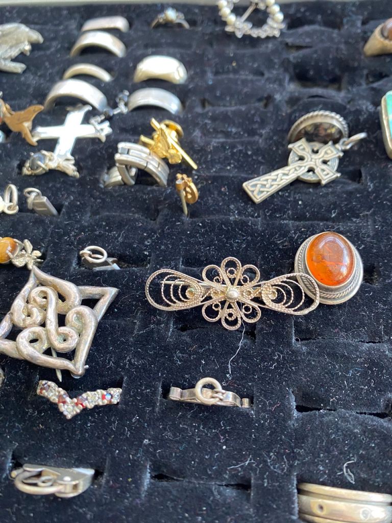 Jewellery wanted rings bracelets necklaces gold and silver all sorts 