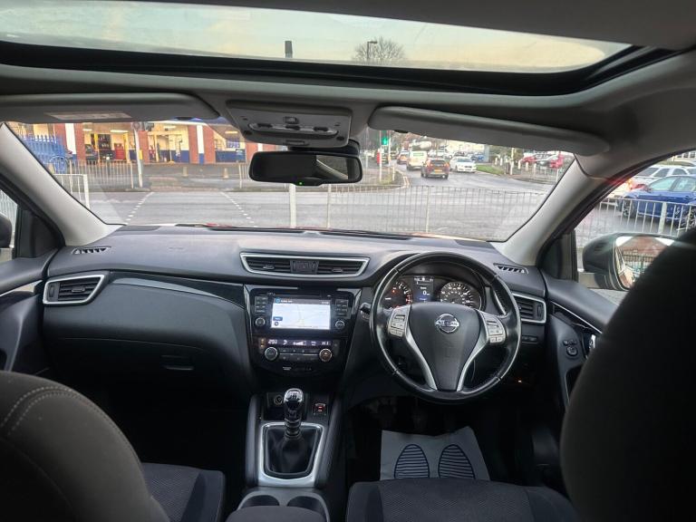 2015 Nissan Qashqai 1.2 DiG-T N-Tec+ 5dr HATCHBACK PETROL Manual