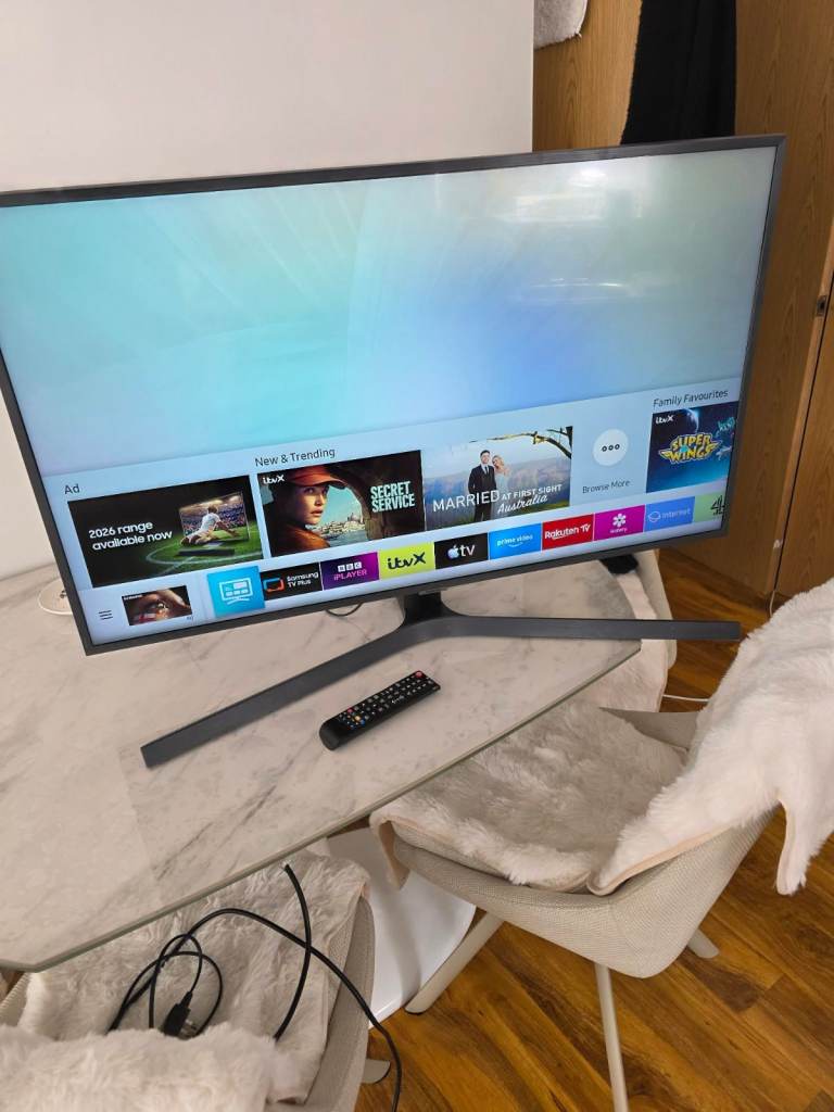 Samsung 43"inch smart tv 4k