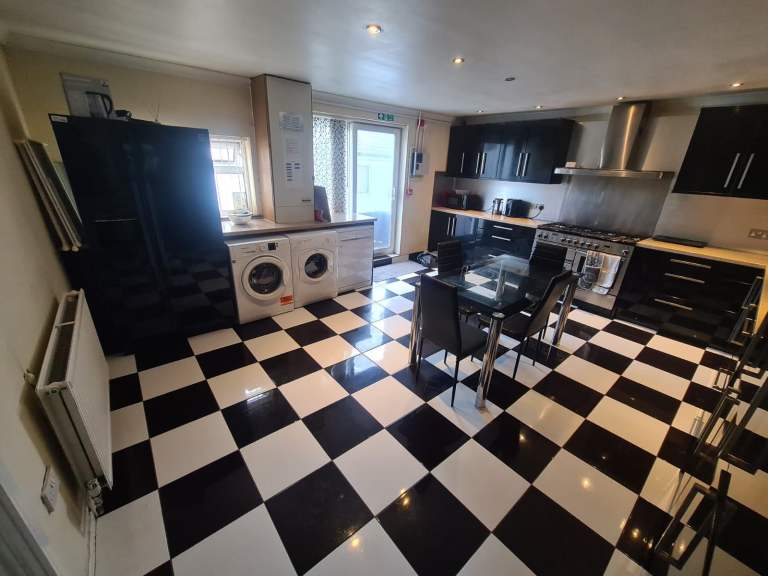 Luxury Rooms available near Celtic manor 