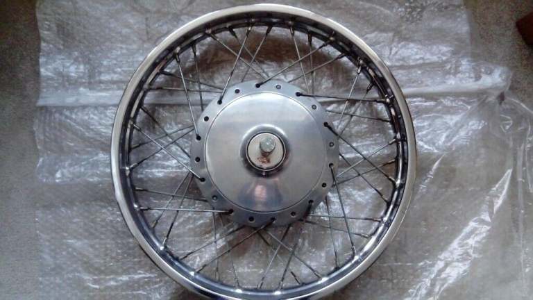 Kawasaki W1 W2 (Early W650Front Wheel with Hub, Brake Disc and Spindle