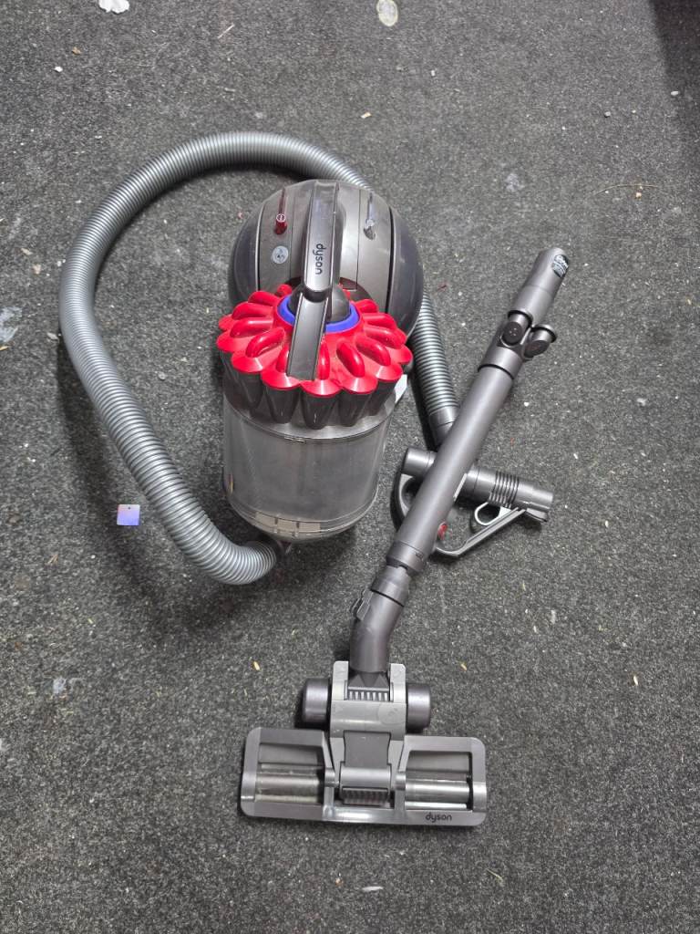 Dyson Ball Vacuum Cleaner – Good Condition