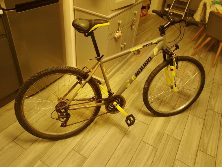 Brand spank new 3 weeks old adults enduro front suspension MTB retail 199.99 £85 Ono 