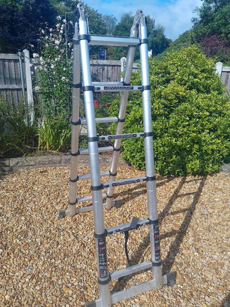 Telescopic step ladder - aluminium