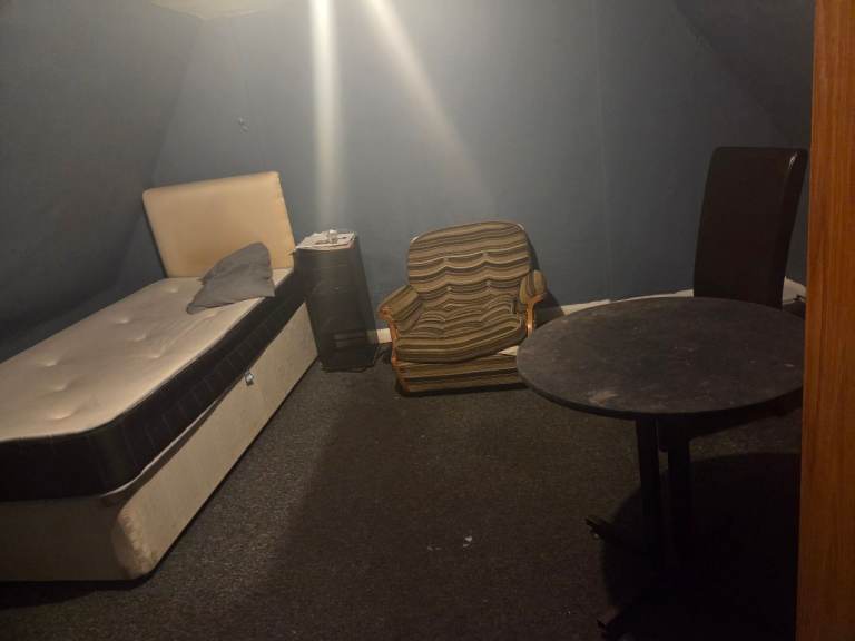 room to let
