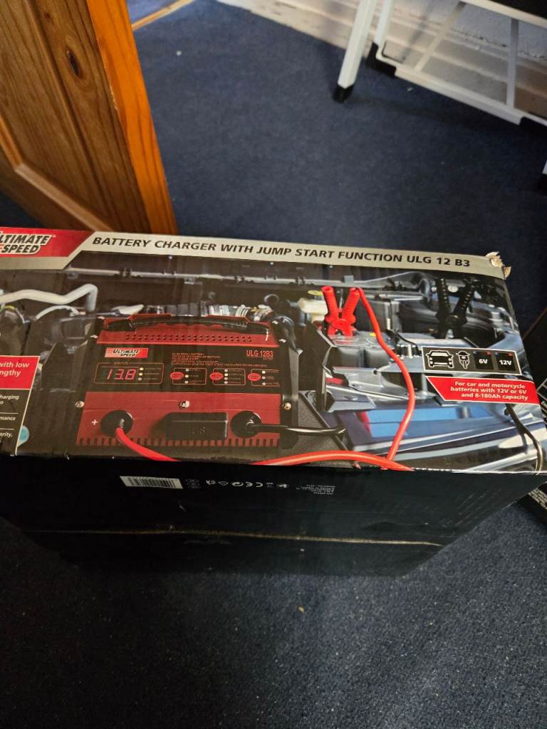 Battery charger / jump starter