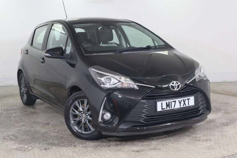 2017 Toyota Yaris 1.5 VVT-i Icon Tech Euro 6 5dr Hatchback Petrol Manual