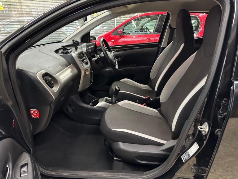 2016 Toyota AYGO 1.0 VVT-i X-Play 5dr HATCHBACK Petrol Manual