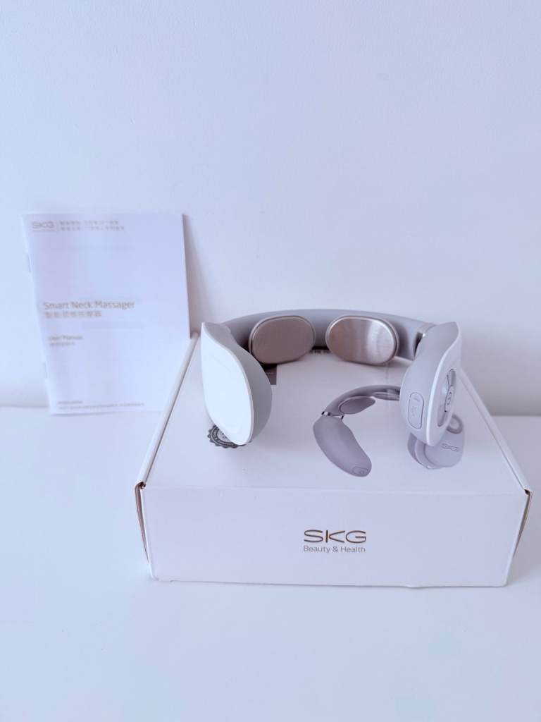 Smart Neck Massager with Heat – SKG 4098, TENS, Boxed