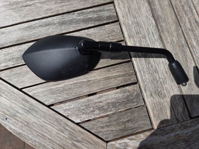 Suzuki genuine Gsx s /Katana 1000 RH  mirror As New 