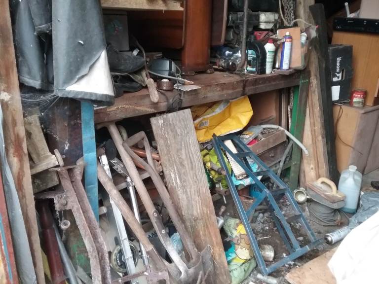 Cast Steel work bench 1.5 tonnes + 25 other excellent items