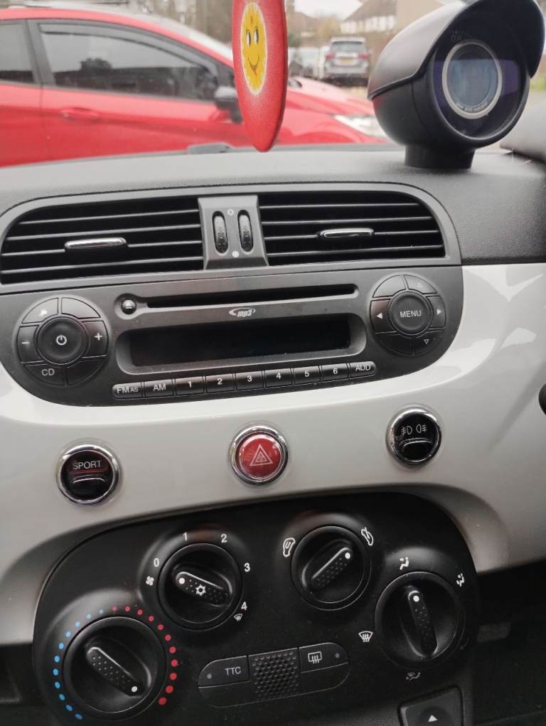 Fiat 500 radio/vent