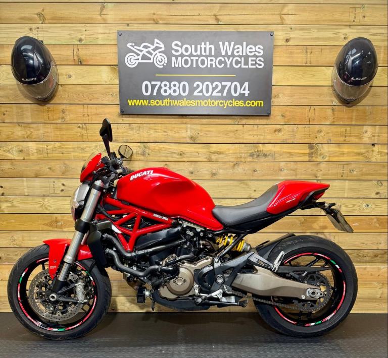 Ducati Monster 821 : 2016 (66) model : just 7675 miles 
