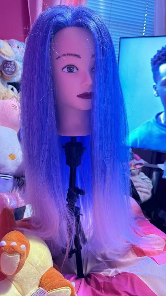 Hairdressing Doll Head with Stand". Brand New n unused as well. Always up for offers. 