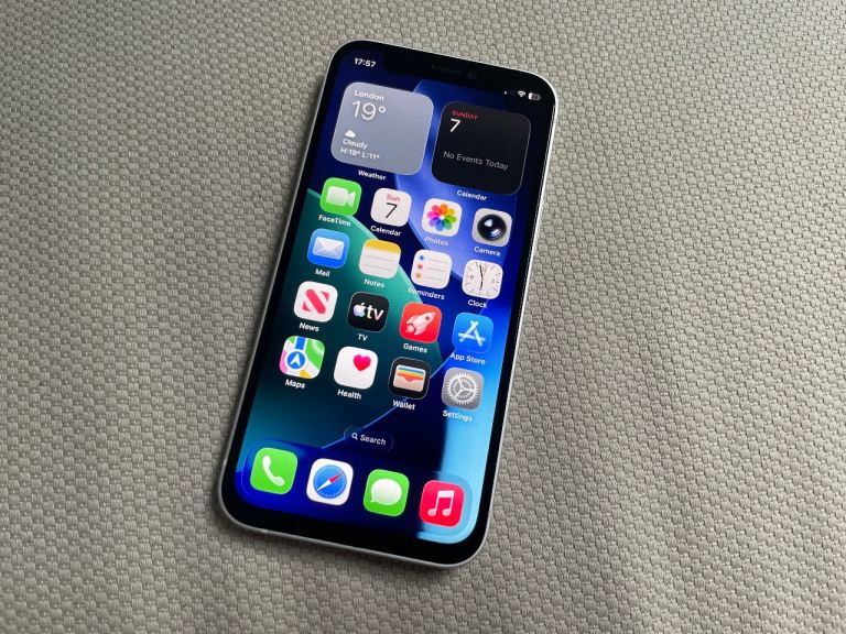 Iphone 12 Mini 128gb, great condition, new battery 100%, unlocked 