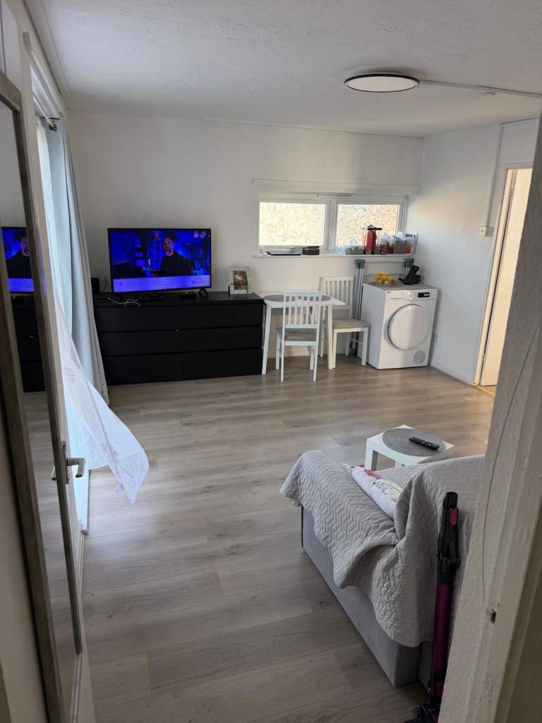 1 bedroom flat to rent in Basildon SS155JE