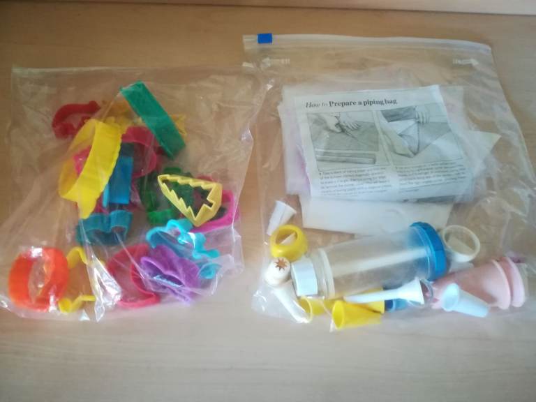 CAKE DECORATING EQUIPMENT-PIPERS, MOULDS, SHAPES ETC.